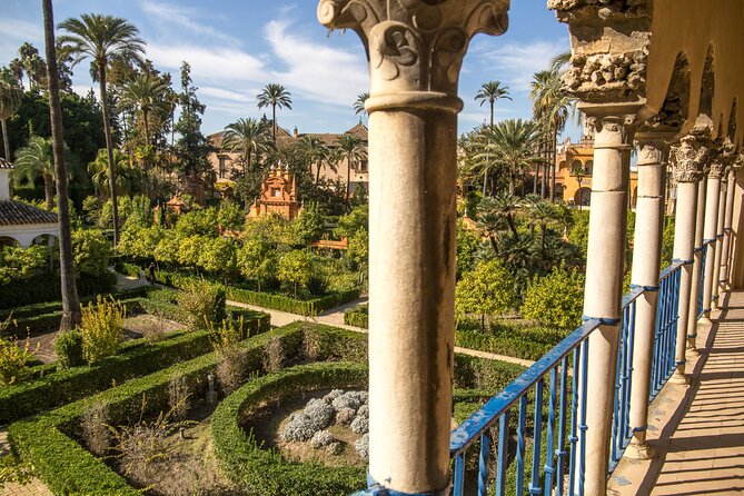 Private Tour to the Alcázar of Seville for History Lovers - Meeting Point Information