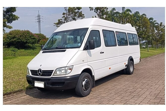 Private Transfer From Guayaquil Airport to Hotels - Meeting Point Details