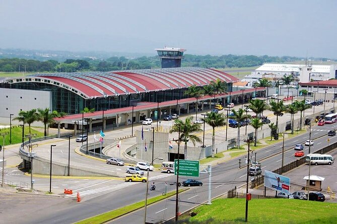 Private Transfer From Juan Santamaria Airport to La Fortuna Area - Pickup Process