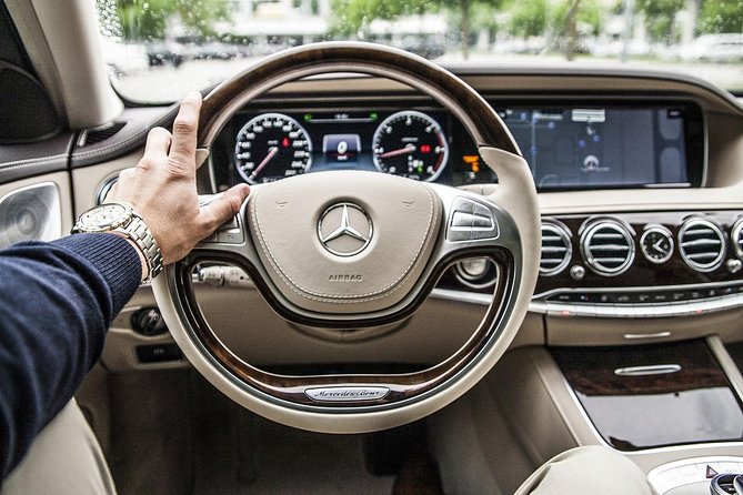 Private Transfer From Krakow to Berlin With 2 Hours for Sightseeing - Operating Schedule and Accessibility