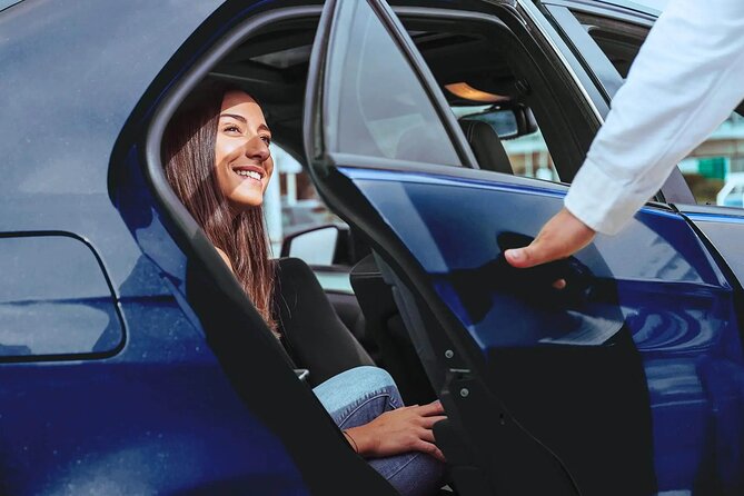 Private Transfer From Luxor to Hurghada - Vehicle Features