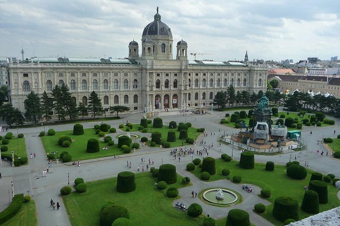 Private Transfer From Nuremberg to Vienna With 2h of Sightseeing - Sightseeing Stops