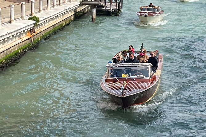 Private Transfer From S.Lucia Station, P. Roma to the Center of Venice