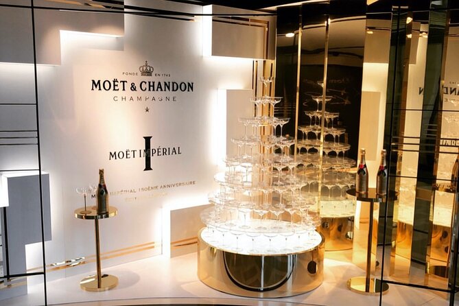 Private Transfer From the City of Paris to Reims or Épernay - Timing and Availability