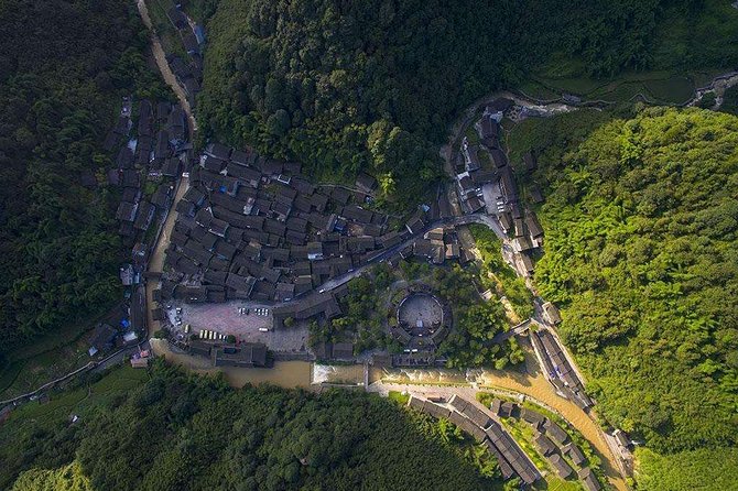 Private Transfer From Zhangjiajie to Fenghuang and Stops at Aizhai Bridge Area