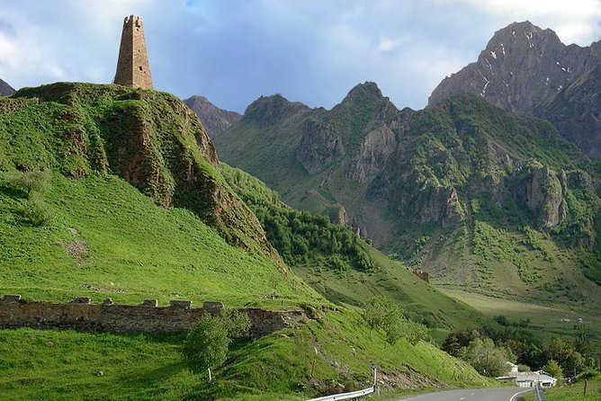 Private Transfer Tbilisi - Gudauri/Stepantsminda (Kazbegi) - Meeting and Pickup