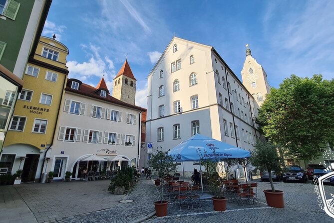 Regensburg Walking Tour With Italian Wine and Food Tasting - Meeting Point and Start Time