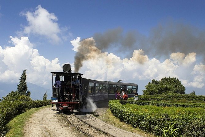 Romantic Tour in Darjeeling - Sunrise at Tiger Hill: A Magical Experience