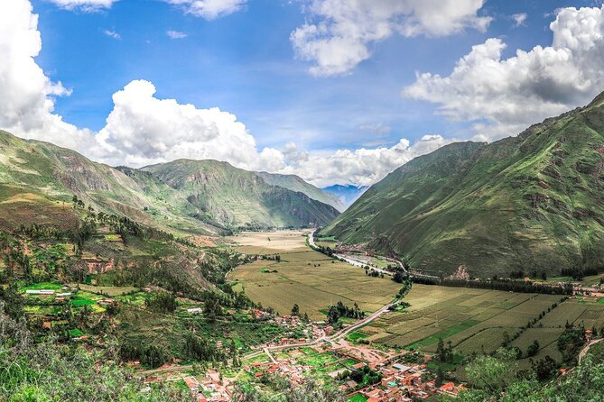 Sacred Valley Tour Pisac, Maras, Moray & Ollantaytambo and Machu Picchu 2 Days - Key Inclusions and Amenities