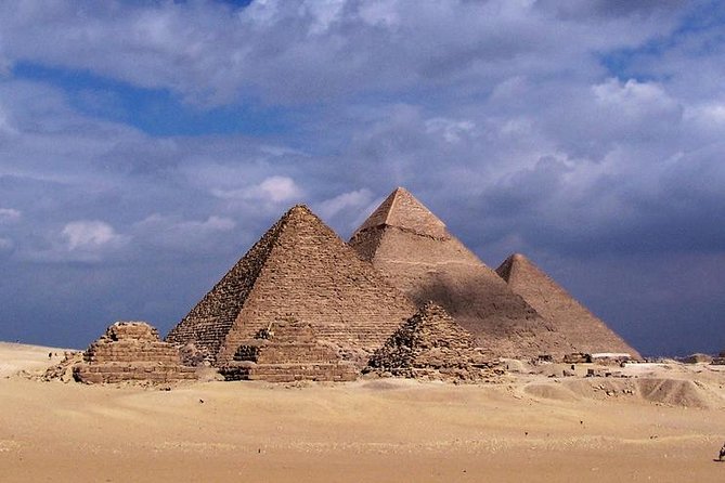 Sakkara, Dahshur and Giza Pyramids Full Day Tour Including Lunch - Tour Itinerary