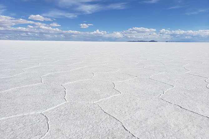 Salar De Uyuni + Bus Bed La Paz-Uyuni Round Trip + Breakfast. Tours (1 Day) - Itinerary Details