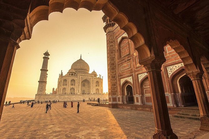 Same Day Taj Mahal Tour by Gatimaan Train From Delhi With SUV Cars - Meeting and Pickup