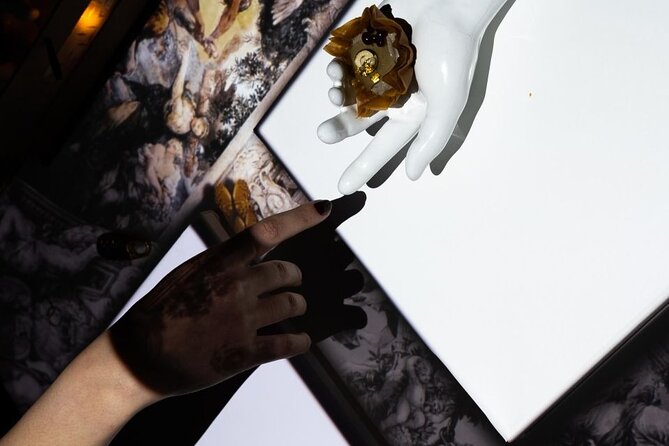 Seven Paintings Immersive Dining Show Dubai With Transfers Option - Welcome Drinks and Artistic Menu