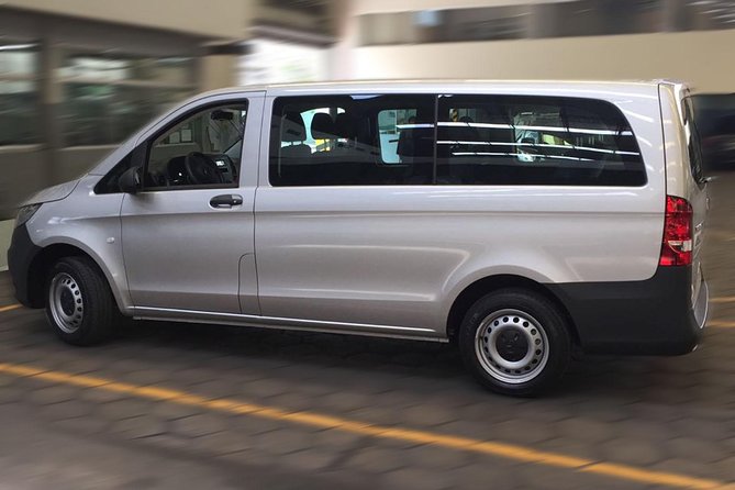 Shared Departure Transfer: Hotel to Bariloche Airport - Booking Information