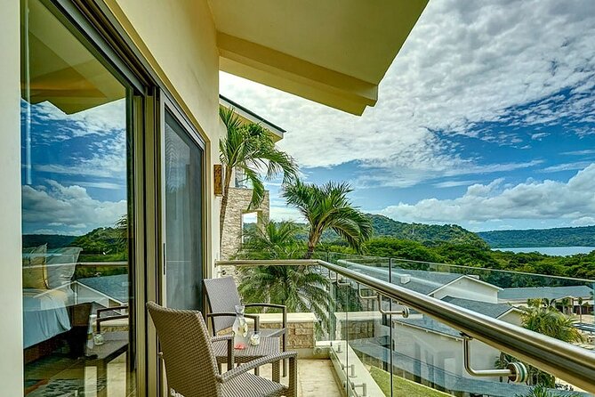 Shuttle Service To Planet Hollywood Resort Costa Rica - Whats Included