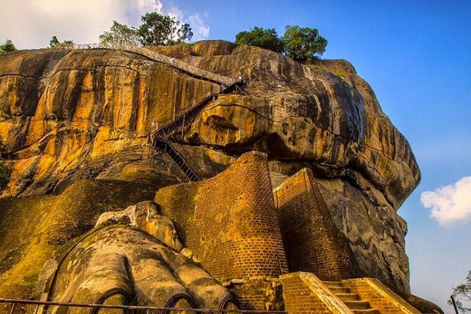 Sigiriya Rock and Minneriya Safari Private Day Tour - Itinerary
