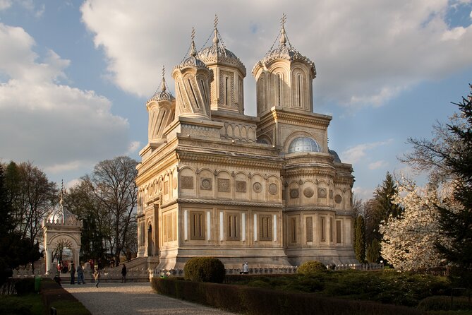 Small-Group 5-Day Haunted Halloween Tour in Transylvania