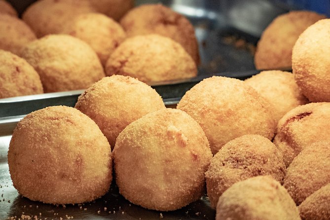 Small-Group Street Food Tour in Pantelleria - Meeting and Pickup Information