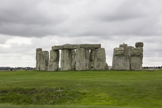 Stonehenge,Bath & Salisbury in Executive Luxurious Vehicle Private Tour - Vehicle Features