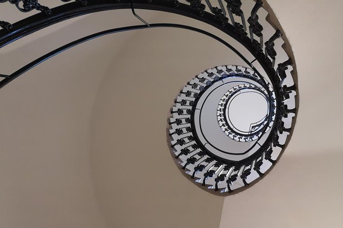 Sweet Seduction in Margaret - Exploring the Enchanting Margaretenbrunnen