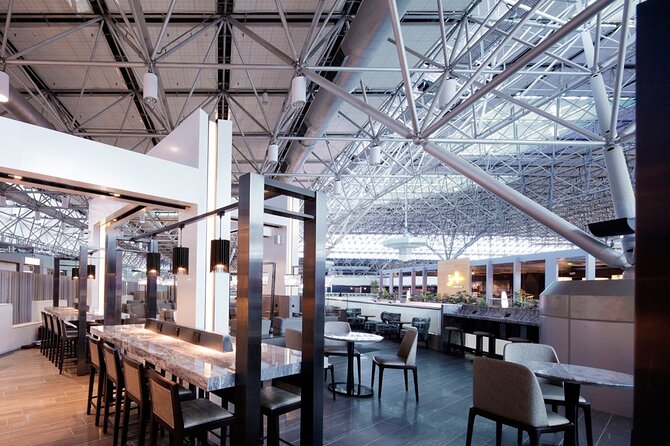 Taiwan Taoyuan International Airport Plaza Premium Lounge - Lounge Operating Hours and Accessibility