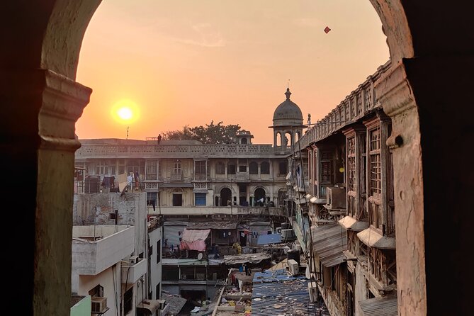 Tour Through Temples, Public Markets and Food in Old Delhi - Taking in Public Markets