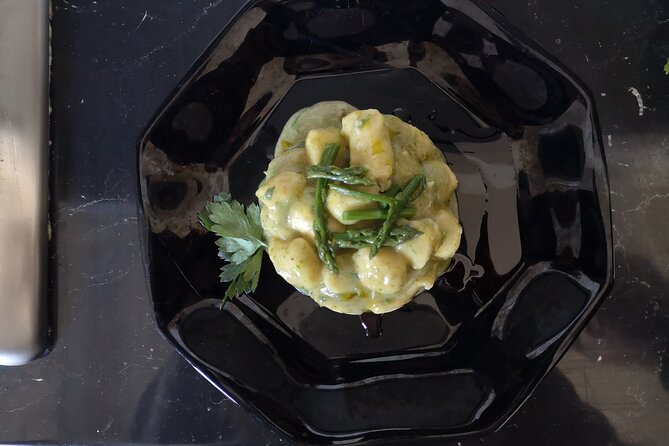 Traditional Vegan and Vegetarian Tuscan Food and Wine Tasting - Event Features
