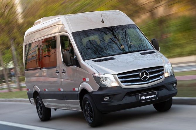 Transfer Airport-Praia Do Forte / Guarajuba 5 to 10 People by Salvador Receptivo - Vehicle Features