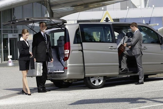 Transfer From Cairo or Giza Hotels to Cairo Airport - Pickup and Drop-off