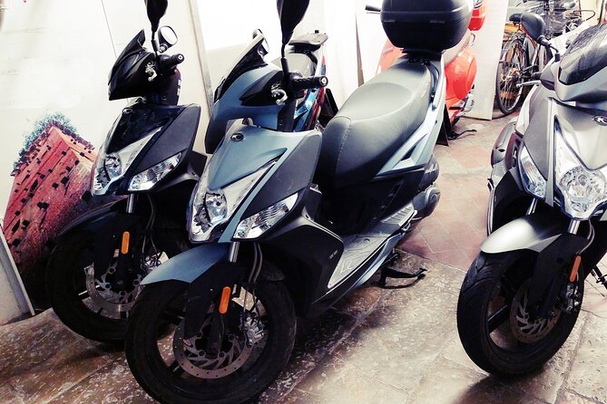 Vespa and Scooter Rental in Lucca - Location and Inclusions