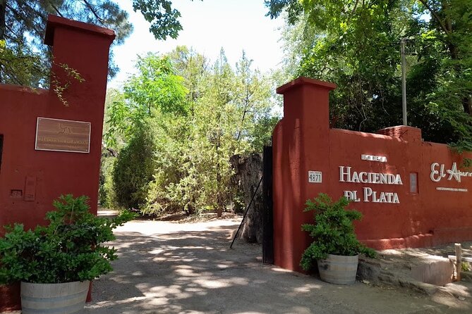 Visit 2 Wineries and Lunch With Unlimited Wine.Private Transfer - Itinerary Details