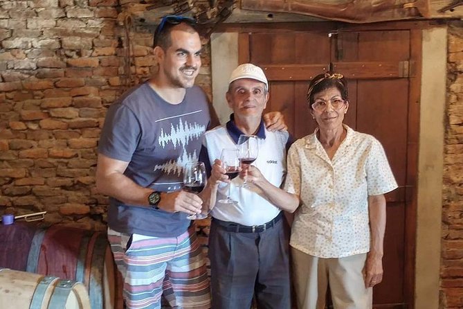 Winery Visit and Paired Lunch With Wines From B.A. - Meeting and Pickup
