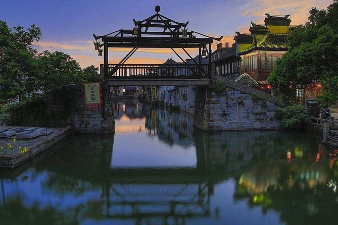 Yangcheng Lake Hairy Crab Gourmet Tour With Zhouzhuang or Tongli Visit From Shanghai - Frequently Asked Questions