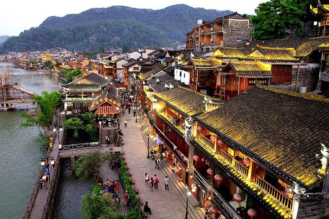 ZJJ Private Tour to Dehang Fenghuang and Fanjinshan With Hotel