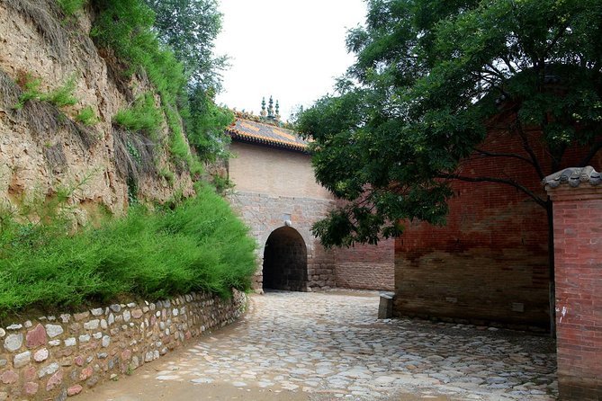 1-Day Pingyao Tour to Wang Familys Compound and Zhangbi Ancient Fortress - Itinerary