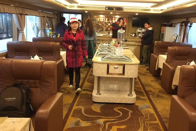2-Day Guilin Tour Including the 4 Star Boat, Xianggong Hill and Liusanjie Show - Accessibility and Health Information