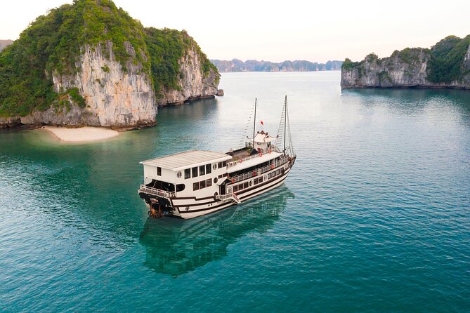 2 Days and 1 Night 4 Star Traditional Wooden Cruise in Halong Bay - Accommodation Features
