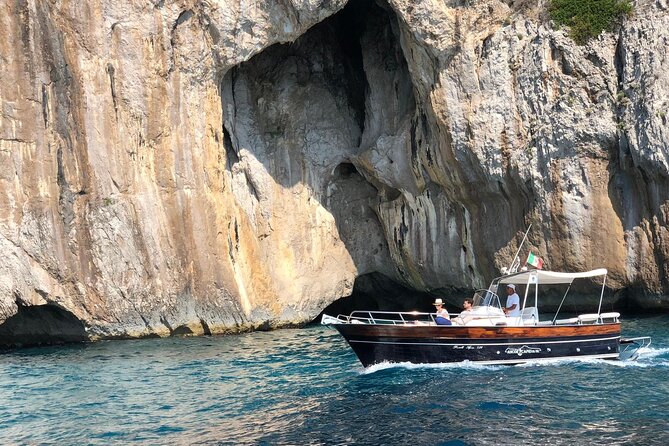 2-Hour Private Boat Tour to the Natural Beauties of Capri - Booking Information