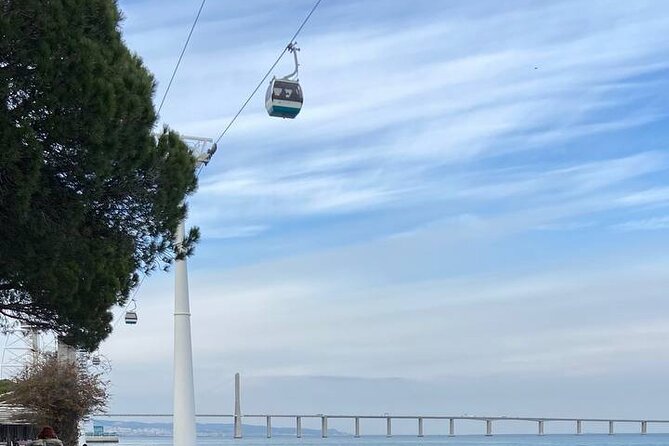 2-Hour Private Guided Walking Photo And Video Tour Around Lisbon - Price and Meeting Points