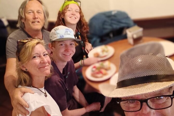 2-Hour Private Tour in French in the Historic Center of Barcelona - Custom Itinerary Planning