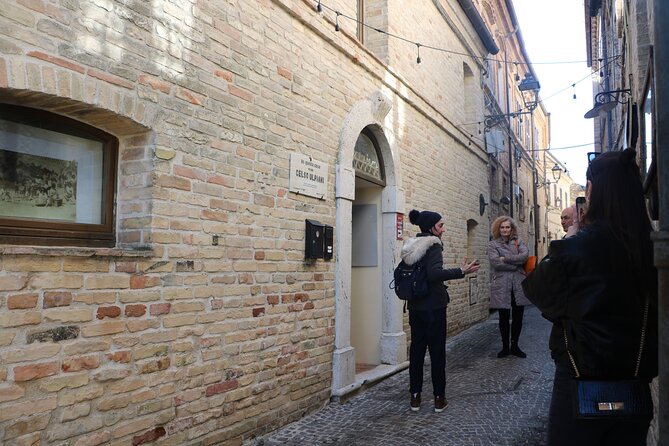 2 Hours Private Guided Walking Tour in Acquaviva Picena Marche - What To Expect