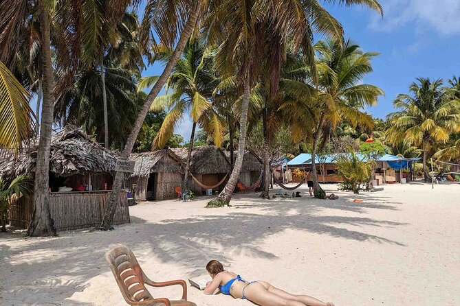 2D/1N Private Cabin on San Blas Paradise Beach + Meals & Tour - Included Meals and Costs