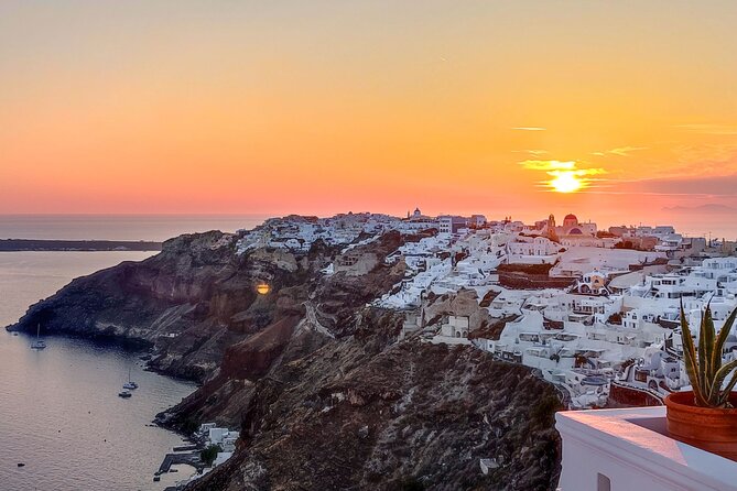 3 Hour Tour in Oia - Traveler Requirements