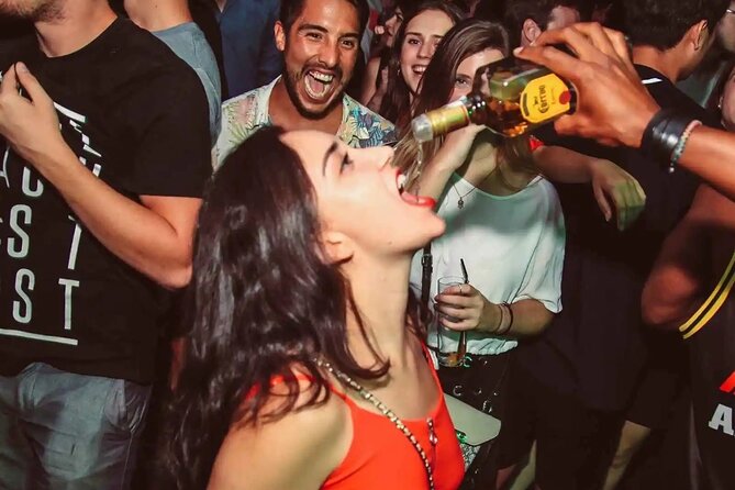 3 Hours Pub Crawl in Albufeira With Professional Party Makers - Tour Inclusions