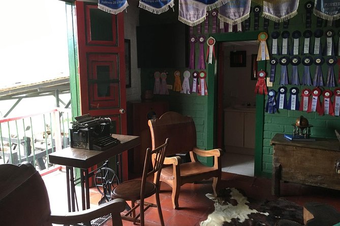 4-Day Colombian Coffee Region Small Group Tour - Transportation Information
