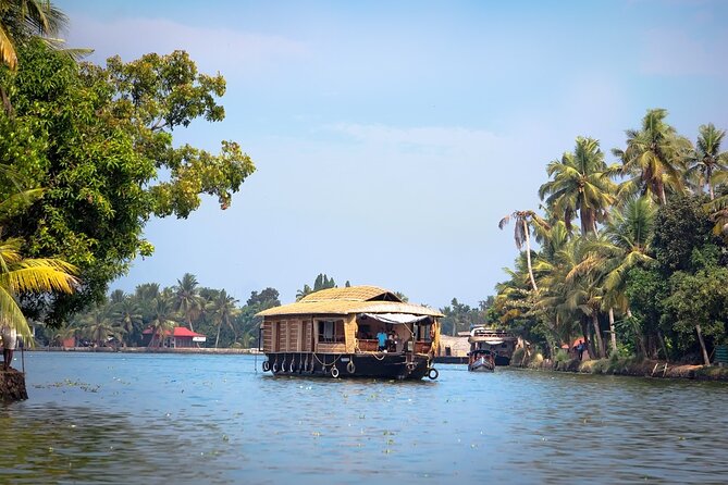 4 Nights 5 Days Kerala Tour Package - Accommodation and Meals
