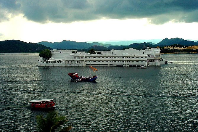 6 Day Golden Triangle With Udaipur-Delhi Agra Jaipur Udaipur Tour - Pickup Information Details