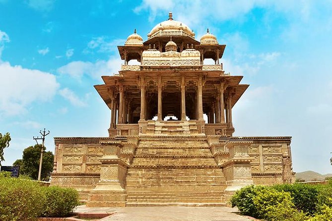7 Nights 8 Days Tour of Forts, Palaces and Stepped Wells