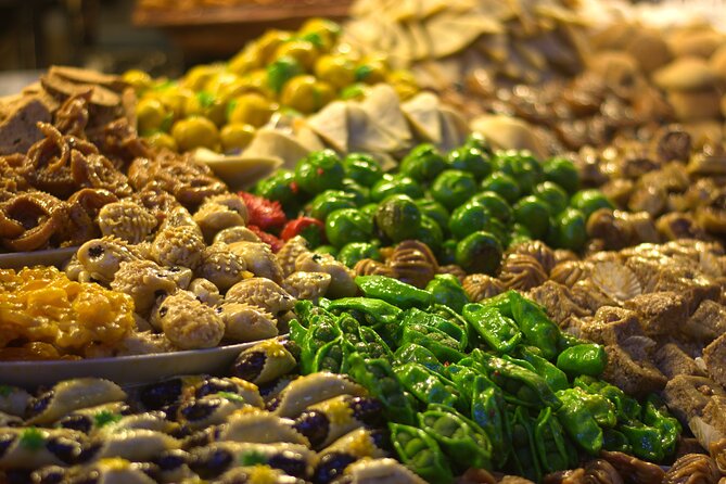 A Variety of Flavors on a Private Bahrain Food Tour - Private Dining Experience