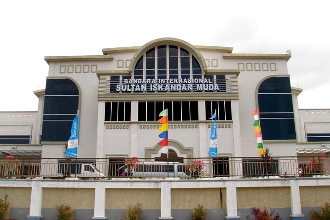 Aceh Private Airport Transfer With English Speaking Driver - Pricing Details